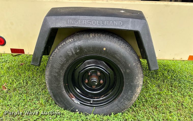 image for item DW7122 2002 Ingersoll Rand P185WIR air compressor