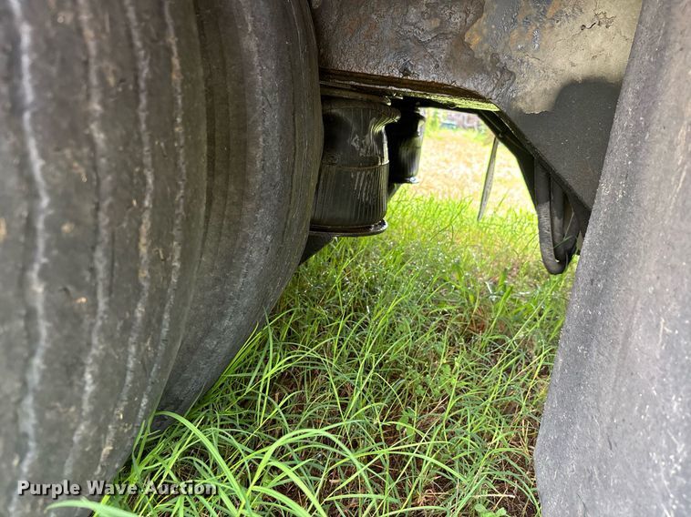 image for item DW7128 2007 Trail King drop deck hydraulic tail equipment trailer