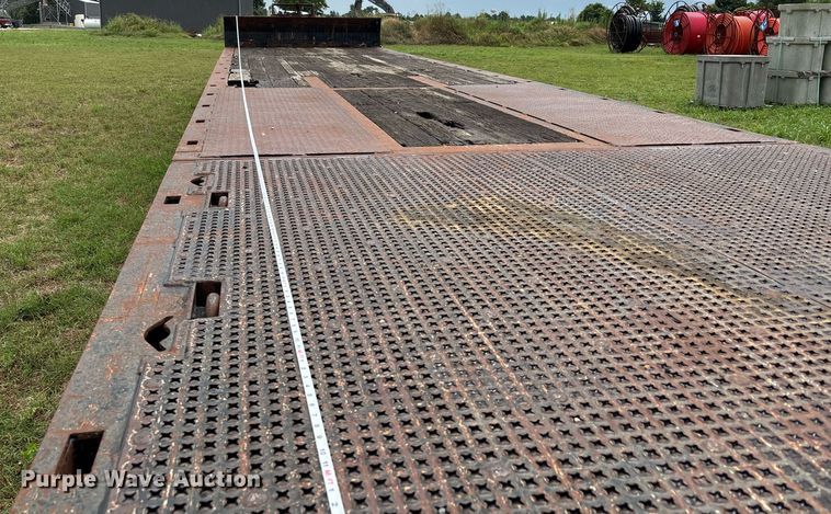 image for item DW7128 2007 Trail King drop deck hydraulic tail equipment trailer