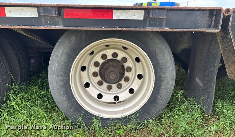 image for item DW7128 2007 Trail King drop deck hydraulic tail equipment trailer