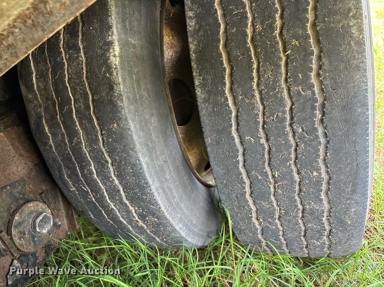 image for item DW7128 2007 Trail King drop deck hydraulic tail equipment trailer