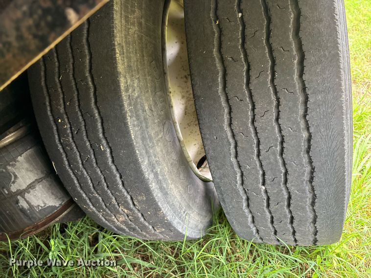 image for item DW7128 2007 Trail King drop deck hydraulic tail equipment trailer