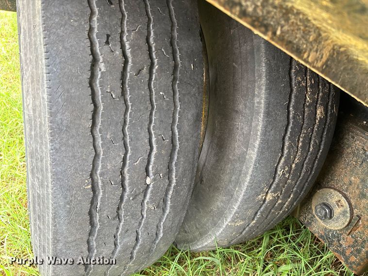 image for item DW7128 2007 Trail King drop deck hydraulic tail equipment trailer