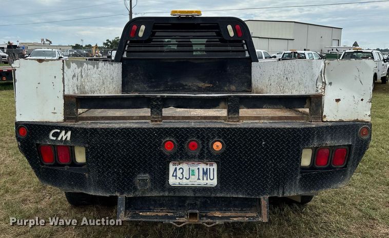 image for item DW7130 2012 Ford F350 Super Duty XL Crew Cab flatbed pickup truck