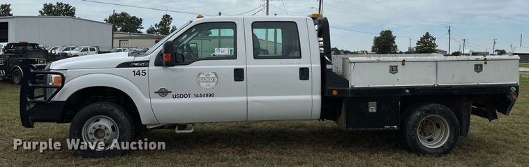 image for item DW7130 2012 Ford F350 Super Duty XL Crew Cab flatbed pickup truck