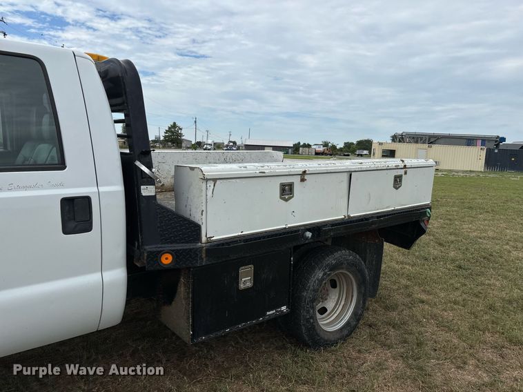 image for item DW7130 2012 Ford F350 Super Duty XL Crew Cab flatbed pickup truck