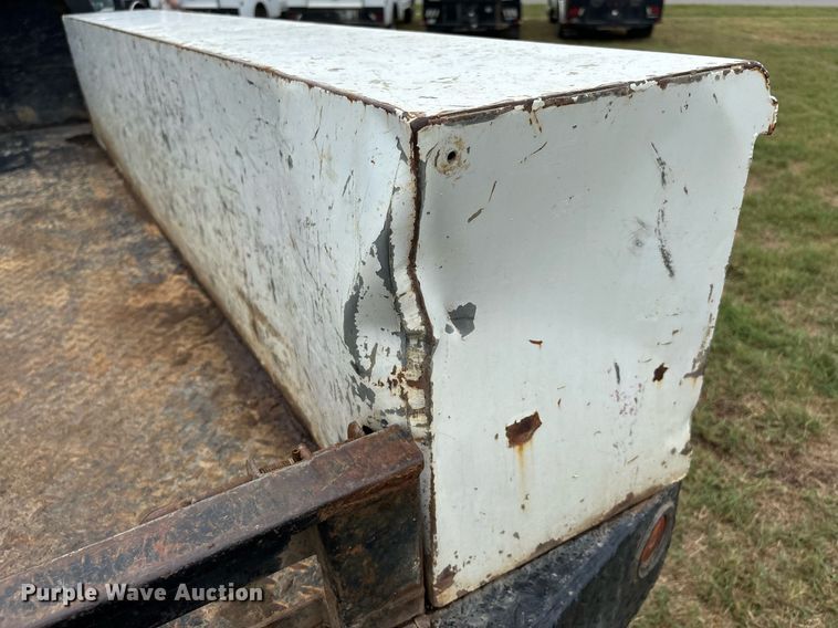 image for item DW7130 2012 Ford F350 Super Duty XL Crew Cab flatbed pickup truck