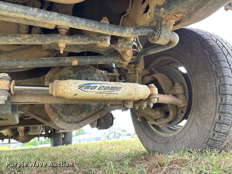 image for item DW7130 2012 Ford F350 Super Duty XL Crew Cab flatbed pickup truck