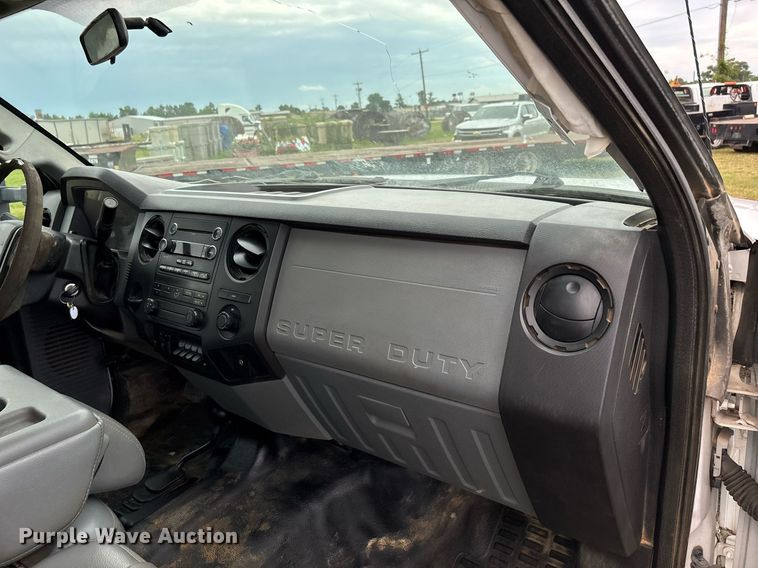 image for item DW7130 2012 Ford F350 Super Duty XL Crew Cab flatbed pickup truck