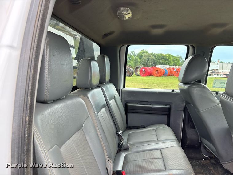 image for item DW7130 2012 Ford F350 Super Duty XL Crew Cab flatbed pickup truck