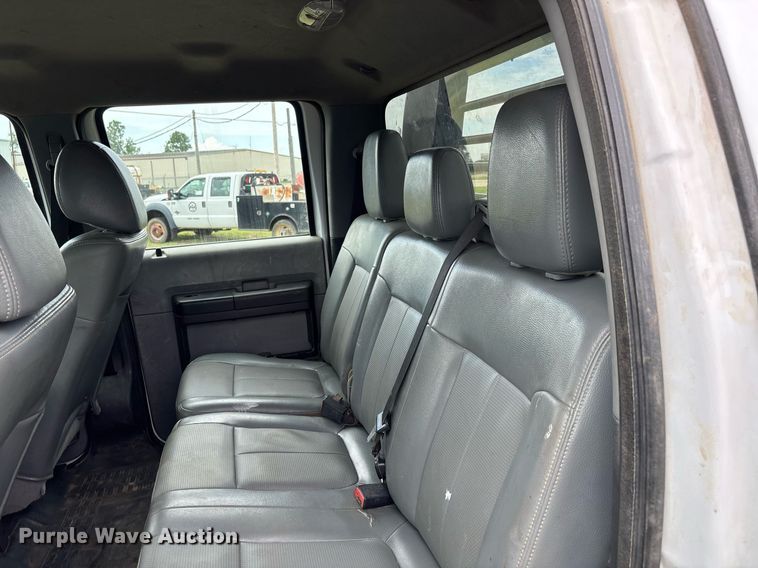 image for item DW7130 2012 Ford F350 Super Duty XL Crew Cab flatbed pickup truck