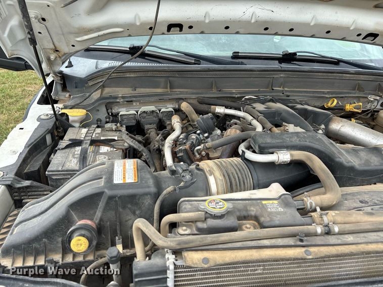 image for item DW7130 2012 Ford F350 Super Duty XL Crew Cab flatbed pickup truck