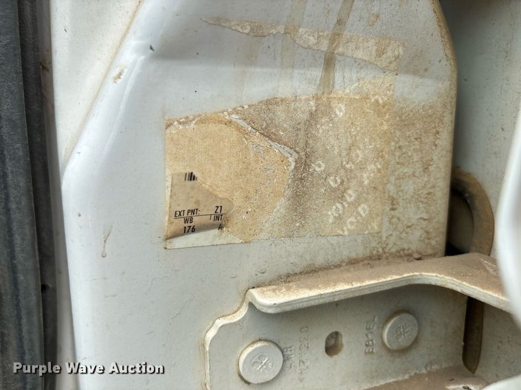 image for item DW7130 2012 Ford F350 Super Duty XL Crew Cab flatbed pickup truck