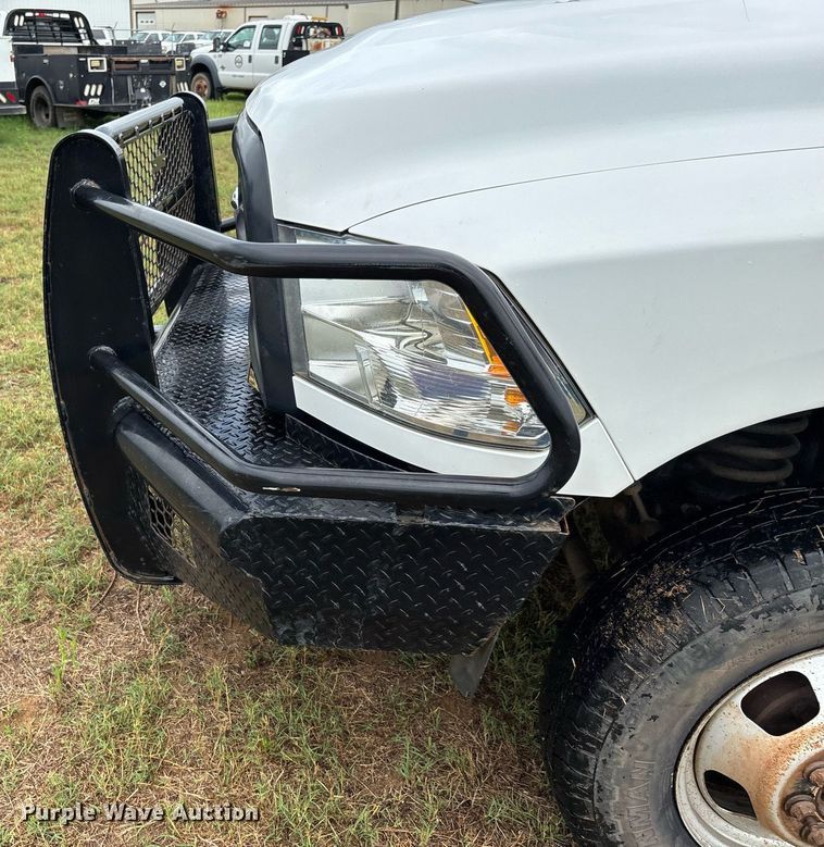 image for item DW7131 2016 Dodge Ram 3500 Crew Cab utility bed pickup truck