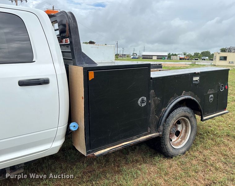 image for item DW7131 2016 Dodge Ram 3500 Crew Cab utility bed pickup truck