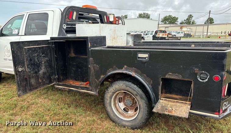 image for item DW7131 2016 Dodge Ram 3500 Crew Cab utility bed pickup truck