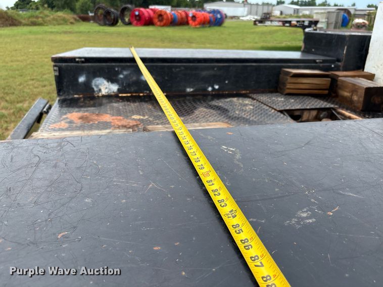 image for item DW7131 2016 Dodge Ram 3500 Crew Cab utility bed pickup truck