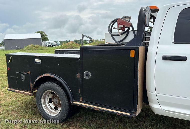 image for item DW7131 2016 Dodge Ram 3500 Crew Cab utility bed pickup truck
