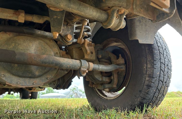 image for item DW7131 2016 Dodge Ram 3500 Crew Cab utility bed pickup truck