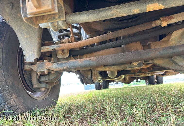 image for item DW7131 2016 Dodge Ram 3500 Crew Cab utility bed pickup truck