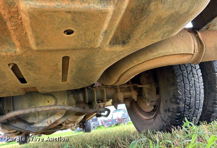 image for item DW7131 2016 Dodge Ram 3500 Crew Cab utility bed pickup truck