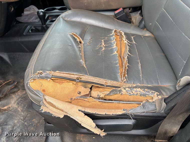 image for item DW7131 2016 Dodge Ram 3500 Crew Cab utility bed pickup truck