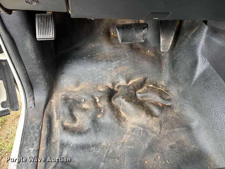 image for item DW7131 2016 Dodge Ram 3500 Crew Cab utility bed pickup truck