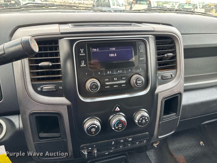 image for item DW7131 2016 Dodge Ram 3500 Crew Cab utility bed pickup truck