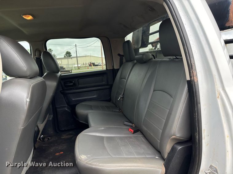 image for item DW7131 2016 Dodge Ram 3500 Crew Cab utility bed pickup truck