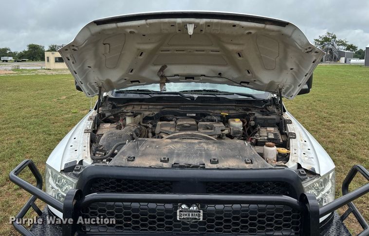 image for item DW7131 2016 Dodge Ram 3500 Crew Cab utility bed pickup truck