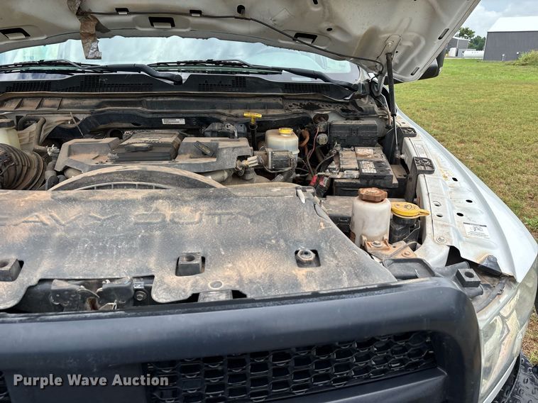 image for item DW7131 2016 Dodge Ram 3500 Crew Cab utility bed pickup truck