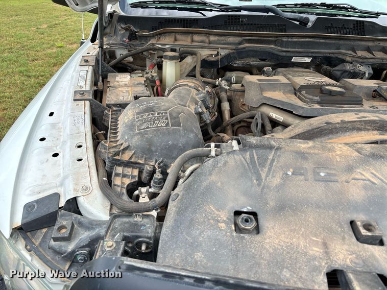 image for item DW7131 2016 Dodge Ram 3500 Crew Cab utility bed pickup truck