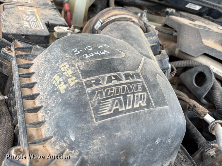 image for item DW7131 2016 Dodge Ram 3500 Crew Cab utility bed pickup truck