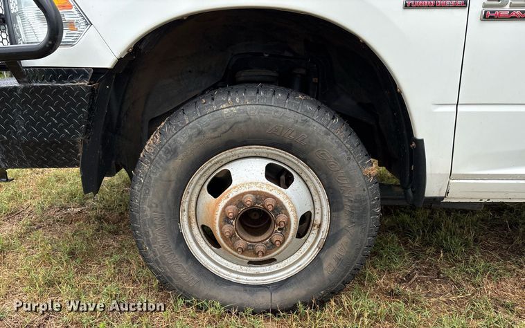 image for item DW7131 2016 Dodge Ram 3500 Crew Cab utility bed pickup truck