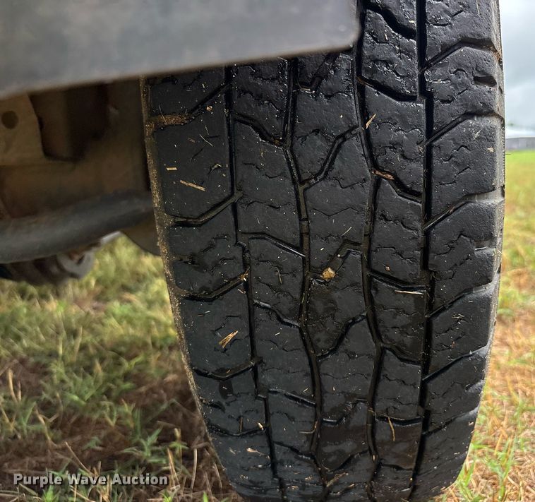 image for item DW7131 2016 Dodge Ram 3500 Crew Cab utility bed pickup truck