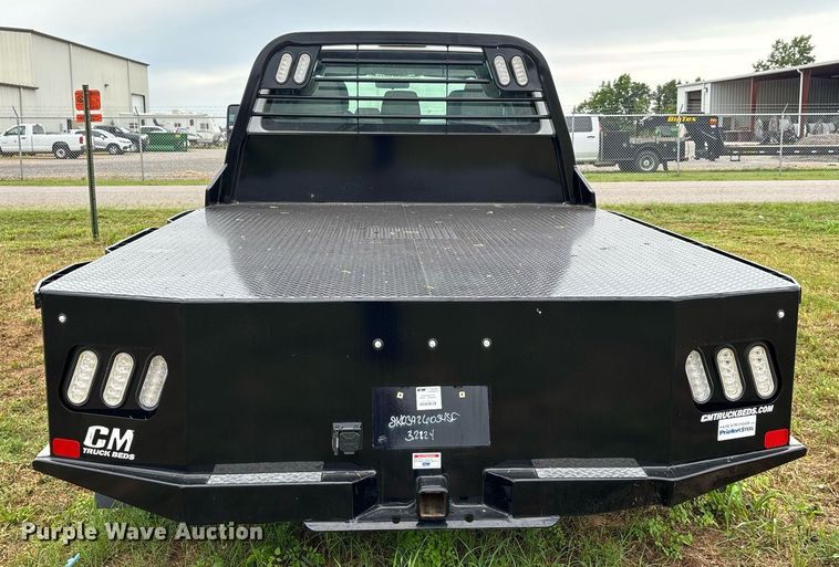 image for item DW7132 2012 Ford F350 Super Duty XL  Crew Cab flatbed pickup truck