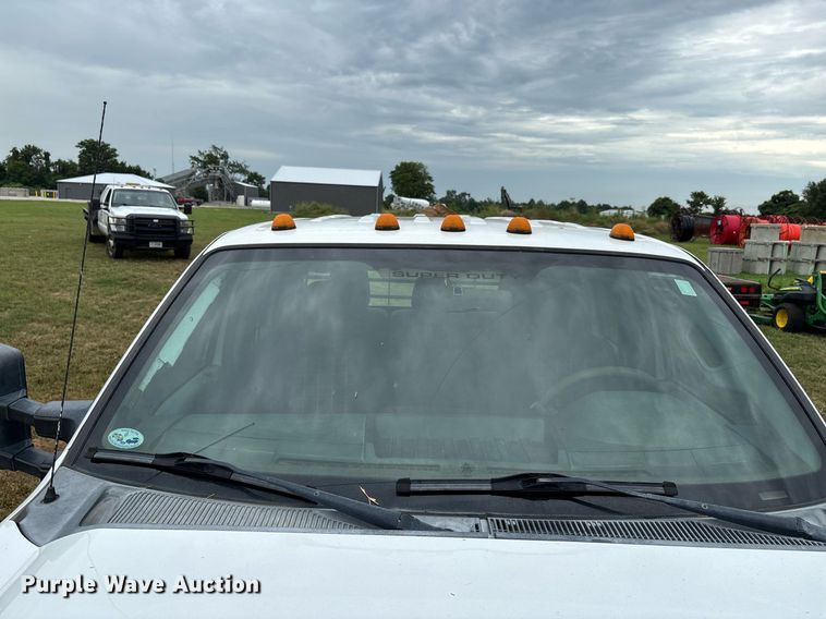 image for item DW7132 2012 Ford F350 Super Duty XL  Crew Cab flatbed pickup truck