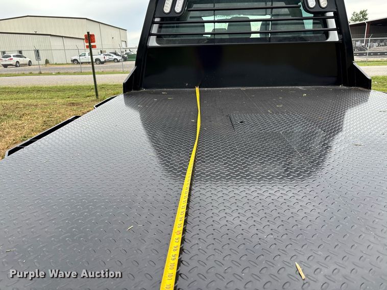 image for item DW7132 2012 Ford F350 Super Duty XL  Crew Cab flatbed pickup truck