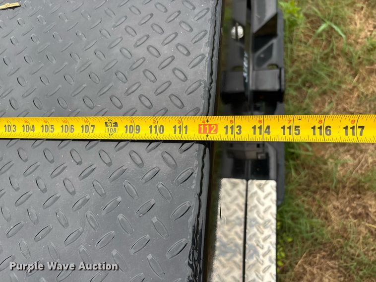 image for item DW7132 2012 Ford F350 Super Duty XL  Crew Cab flatbed pickup truck