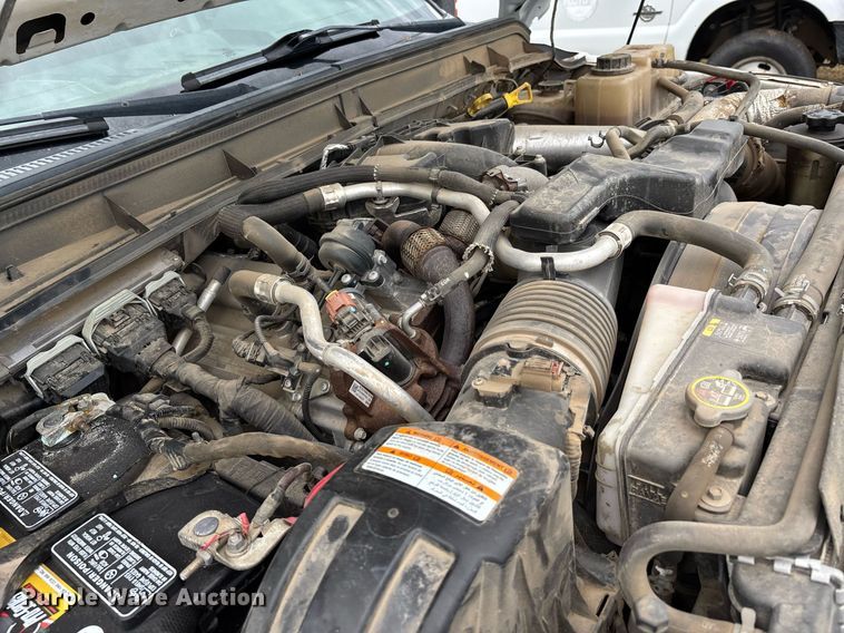 image for item DW7132 2012 Ford F350 Super Duty XL  Crew Cab flatbed pickup truck