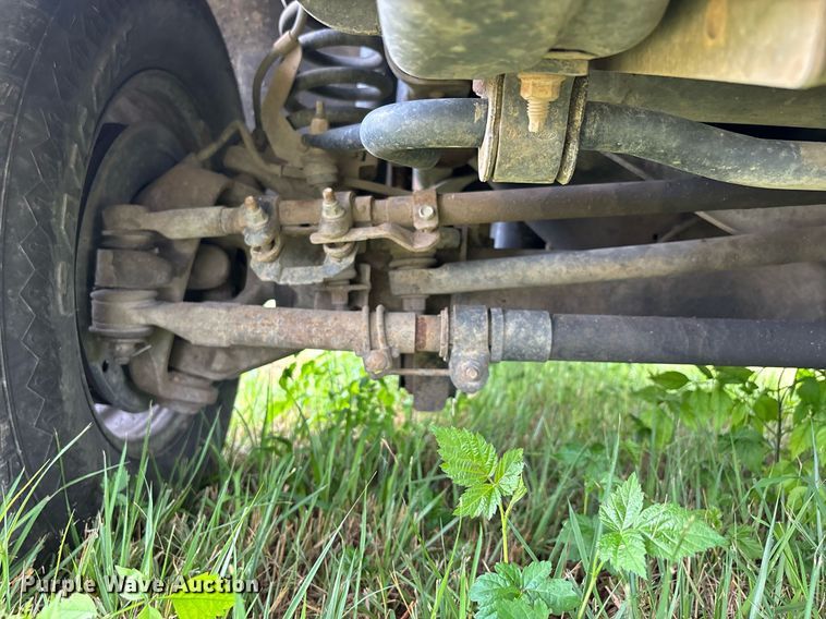 image for item DW7132 2012 Ford F350 Super Duty XL  Crew Cab flatbed pickup truck