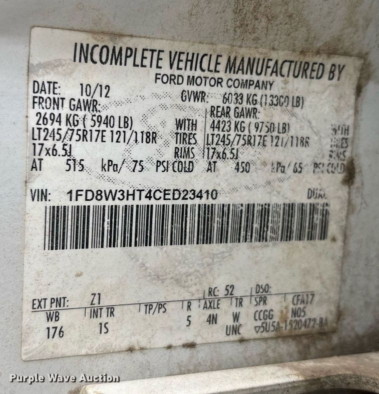 image for item DW7132 2012 Ford F350 Super Duty XL  Crew Cab flatbed pickup truck