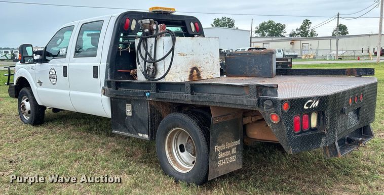 image for item DW7133 2012 Ford F350 Super Duty XL Crew Cab flatbed pickup truck