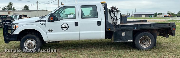 image for item DW7133 2012 Ford F350 Super Duty XL Crew Cab flatbed pickup truck