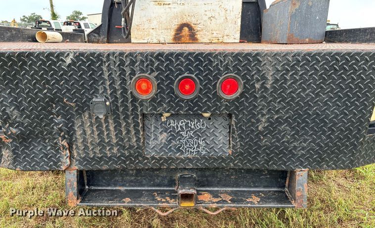 image for item DW7133 2012 Ford F350 Super Duty XL Crew Cab flatbed pickup truck