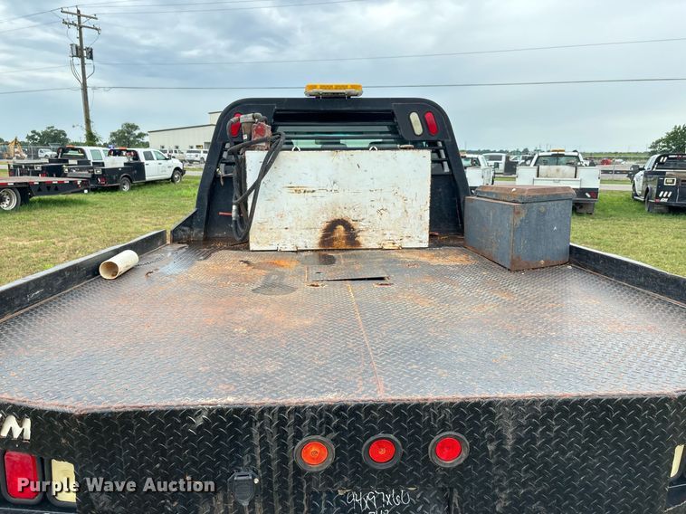 image for item DW7133 2012 Ford F350 Super Duty XL Crew Cab flatbed pickup truck