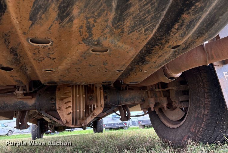 image for item DW7133 2012 Ford F350 Super Duty XL Crew Cab flatbed pickup truck