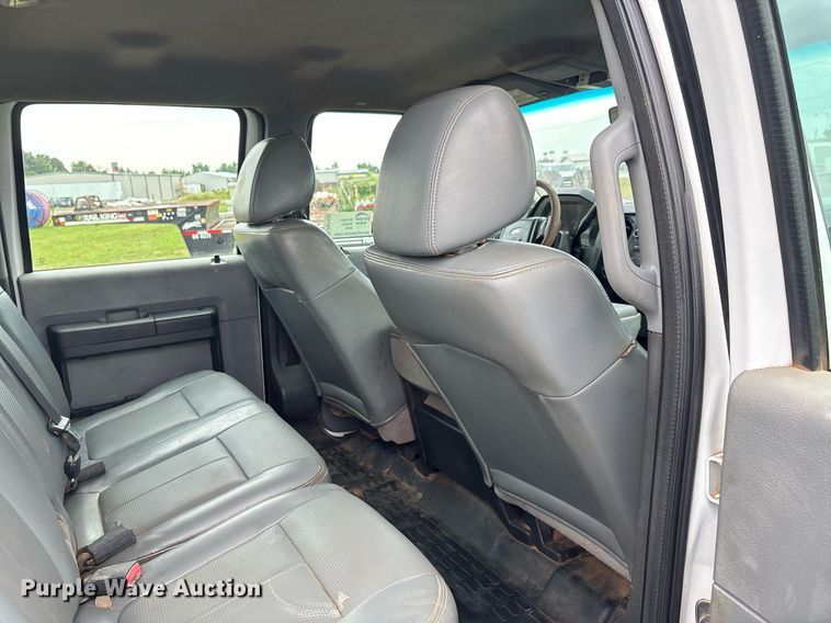 image for item DW7133 2012 Ford F350 Super Duty XL Crew Cab flatbed pickup truck