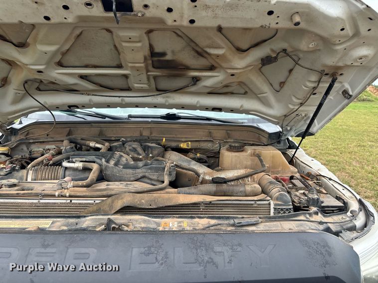 image for item DW7133 2012 Ford F350 Super Duty XL Crew Cab flatbed pickup truck