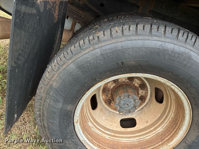 image for item DW7133 2012 Ford F350 Super Duty XL Crew Cab flatbed pickup truck